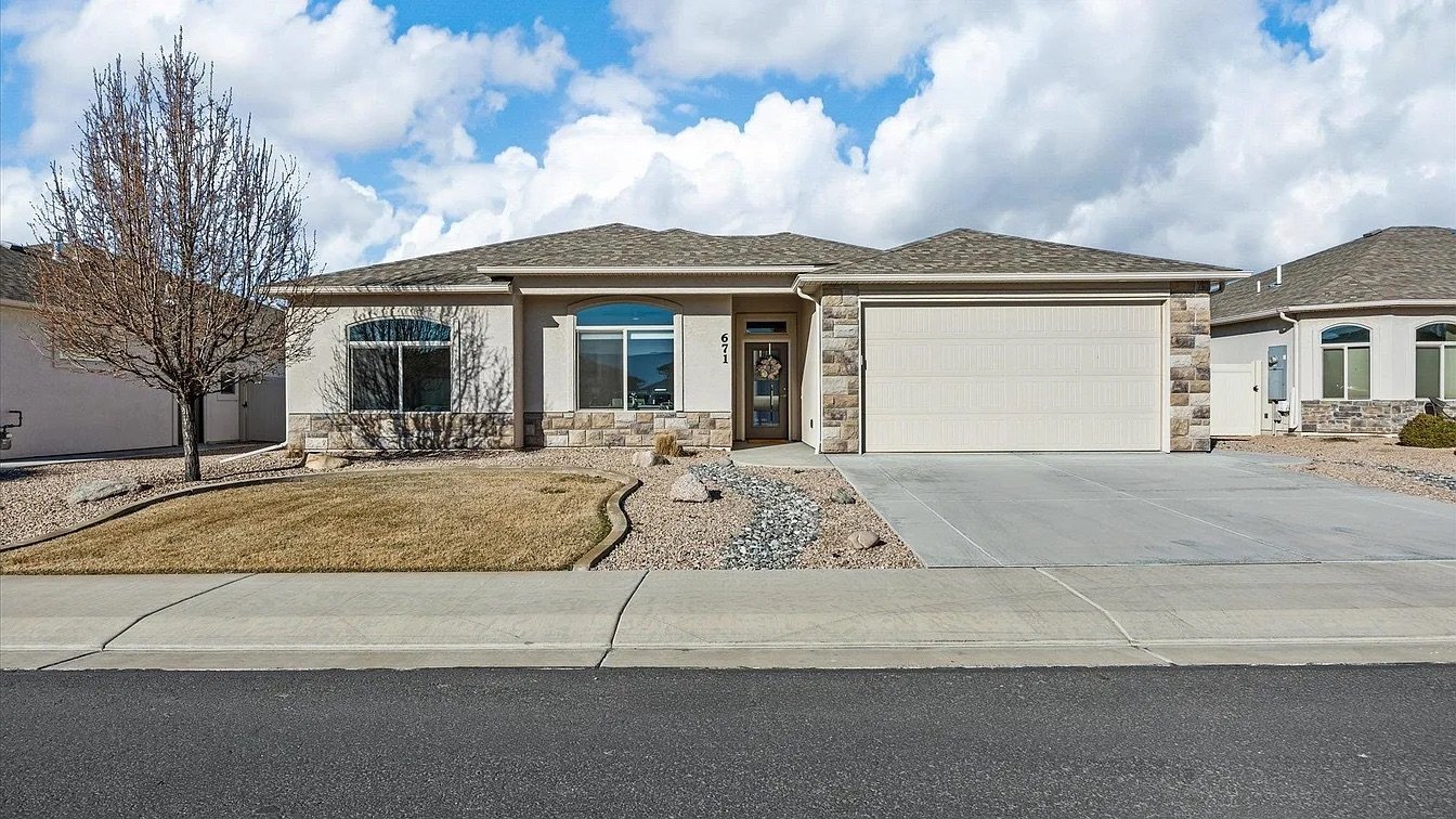 671 Strathearn Dr, Grand Junction, CO &mdash; Sold $525,000